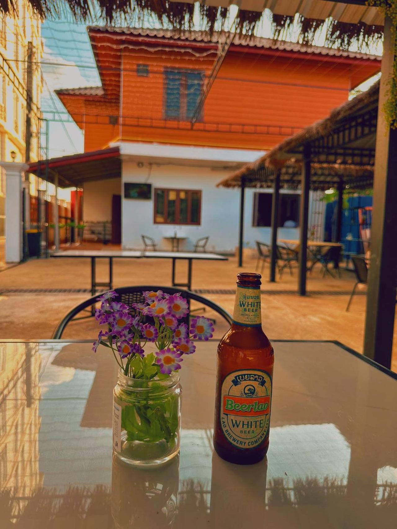 Venn Hostel Вьентьян Экстерьер фото