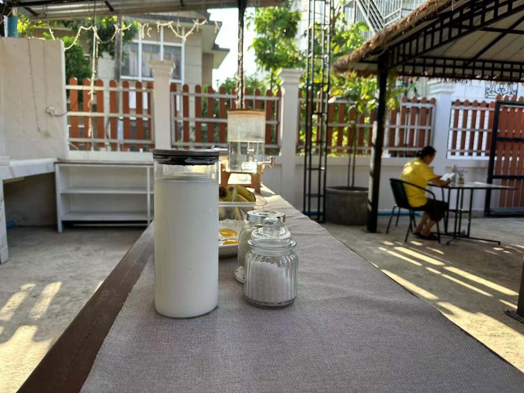 Venn Hostel Вьентьян Экстерьер фото